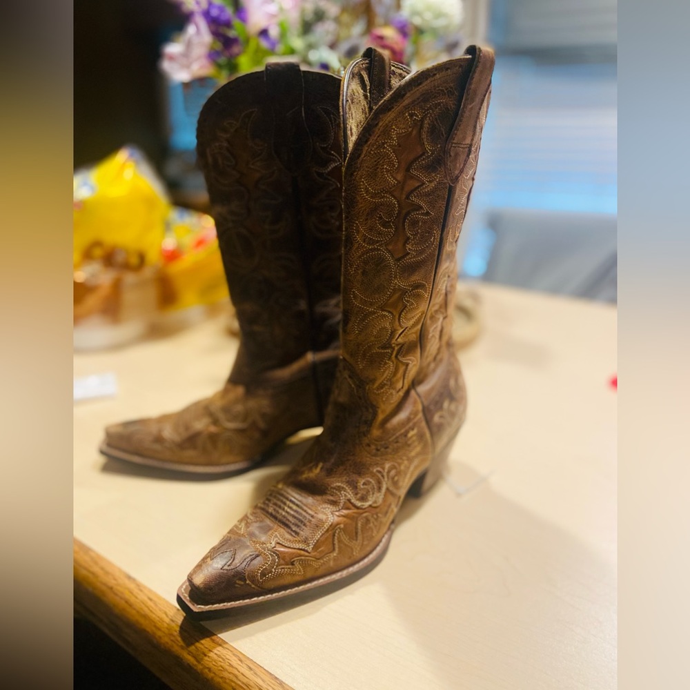 Women cowboy boots